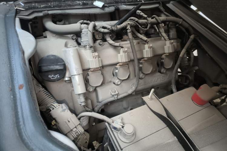 Used Wuling Rongguang 2021 1.5L Extended Basic Enclosed-Window Vehicle 2 Seats L3C Engine Bay Right