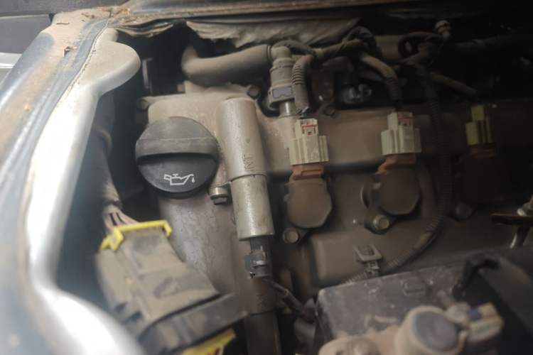 Used Wuling Rongguang 2021 1.5L Extended Standard Version with Power Steering L3C Engine Bay Right