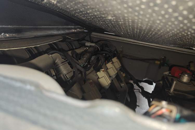 Used Wuling Rongguang 2021 1.5L Extended Standard Version with Air Conditioning – L3C Engine Bay Right