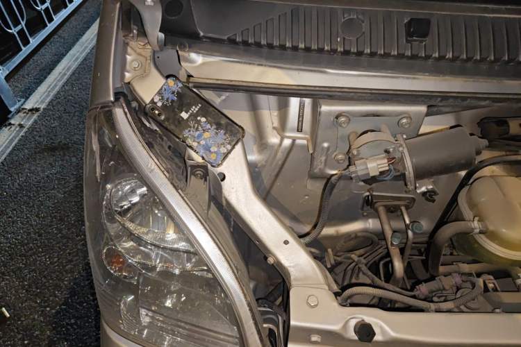 Used Wuling Rongguang 2021 1.5L Extended Standard Version with Air Conditioning – L3C Engine Bay Right