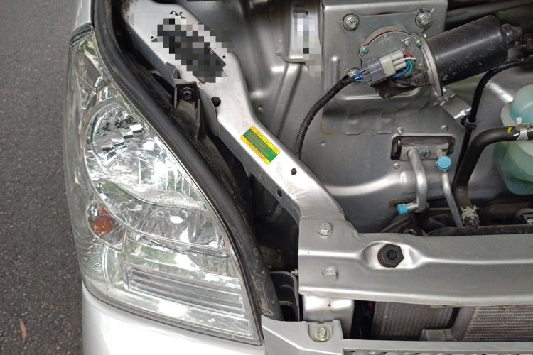 Used Wuling Rongguang 2021 1.5L Extended Standard Model Air-Conditioned Version LAR Engine Bay Right