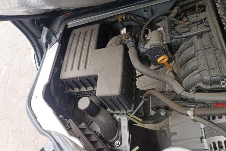 Used Wuling Rongguang 2021 1.5L Extended Basic Version L3C Engine Bay Right
