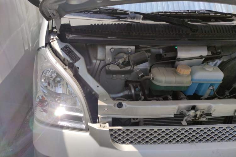 Used Wuling Rongguang 2021 1.5L Extended Standard Version with Air Conditioning – L3C Engine Bay Right