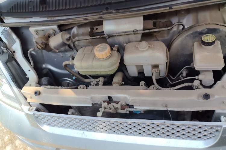 Used Wuling Rongguang 2021 1.5L Extended Basic Version L3C Engine Bay
