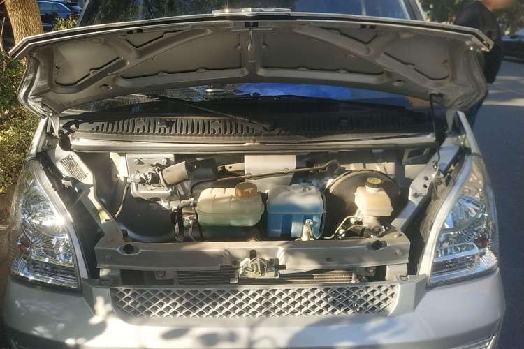 Used Wuling Rongguang 2021 1.5L Extended Basic Window-Sealed 5-Seat L3C Car Engine Bay