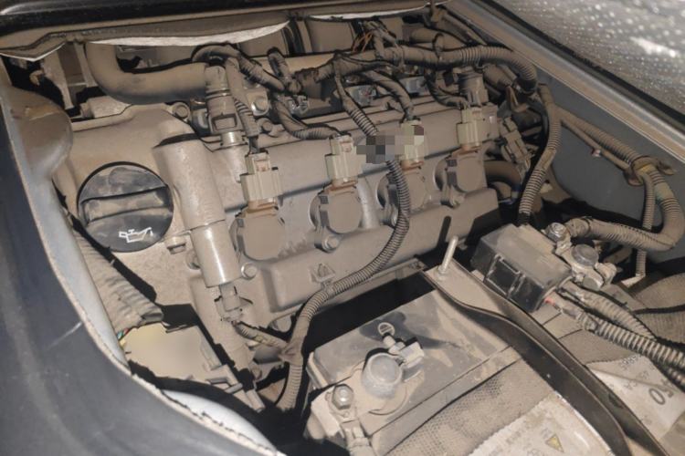 Used Wuling Rongguang 2021 1.5L Extended Standard-Size Window-Sealed Vehicle Air-Conditioned 2-Seater L3C Engine Bay