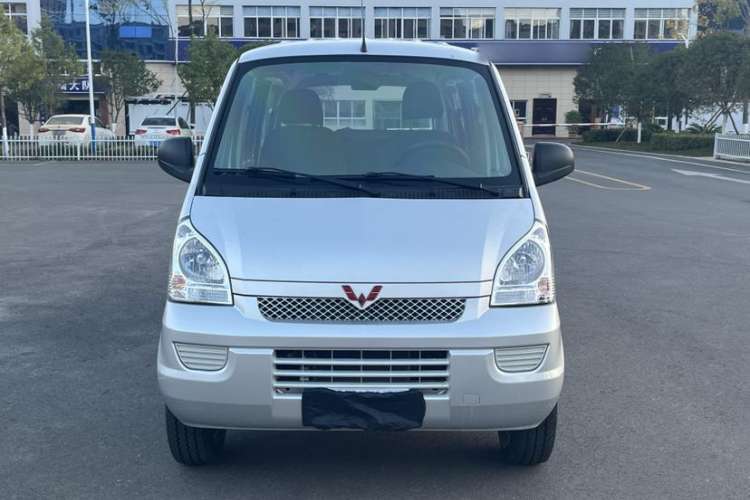 Used Wuling Rongguang 2021 1.5L Extended Basic Version L3C Exterior 1