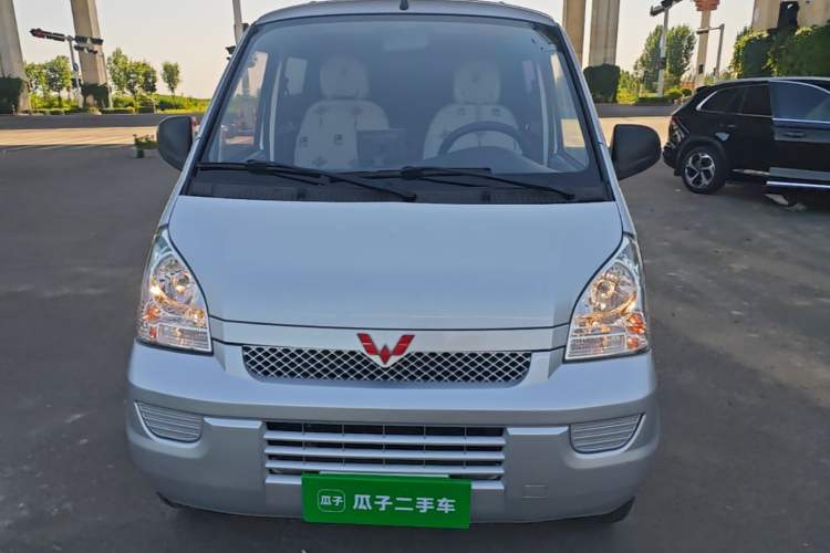Used Wuling Rongguang 2021 1.5L Extended Basic Window-Sealed 5-Seat L3C Car Front