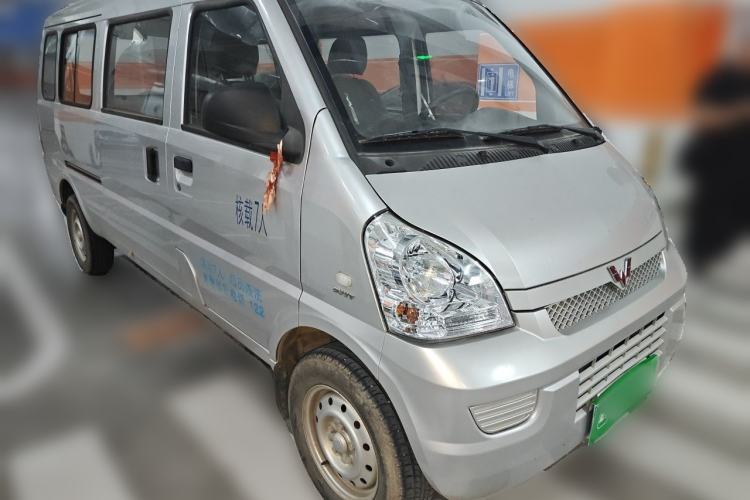 Used Wuling Rongguang 2021 1.5L Extended Basic Version L3C Front Right 45 Deg