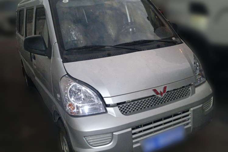 Used Wuling Rongguang 2021 1.5L Extended Standard Version with Air Conditioning – L3C Front Right 45 Deg