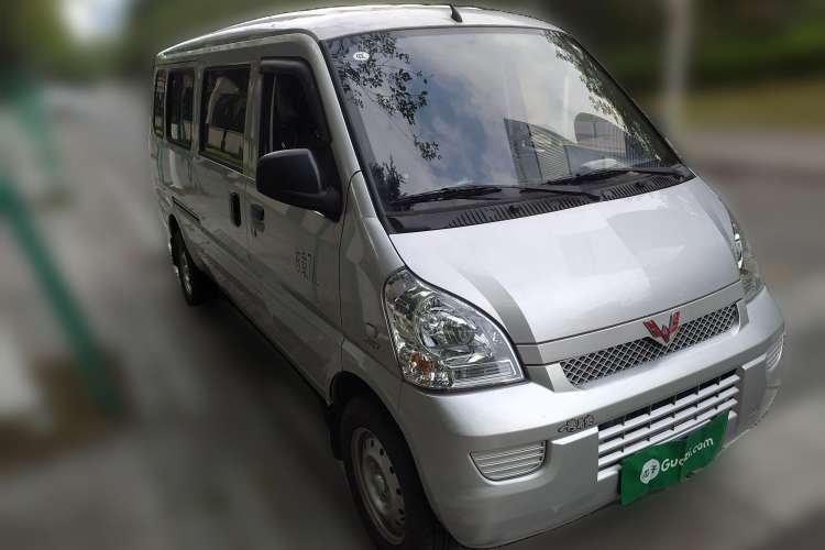 Used Wuling Rongguang 2021 1.5L Extended Basic Version L3C Front Right 45 Deg