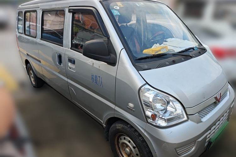 Used Wuling Rongguang 2021 1.5L Extended Standard Model Air-Conditioned Version LAR Front Right 45 Deg