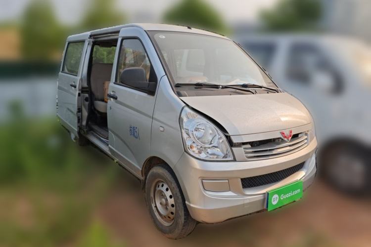 Used Wuling Rongguang 2021 1.2L S Base Model 5-Seater LSI Front Right 45 Deg