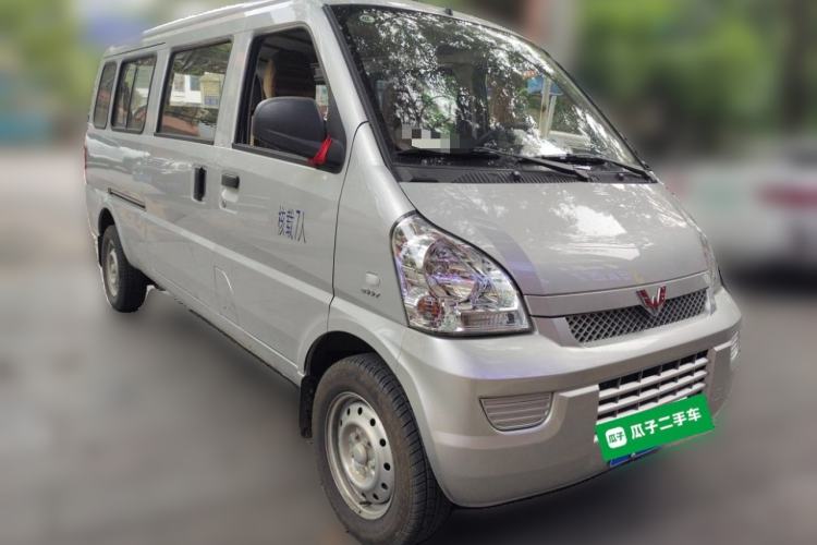 Used Wuling Rongguang 2021 1.5L Extended Basic Version L3C Front Right 45 Deg