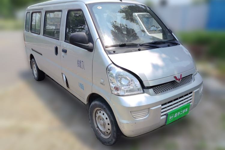 Used Wuling Rongguang 2021 1.5L Extended Basic Version L3C Front Right 45 Deg