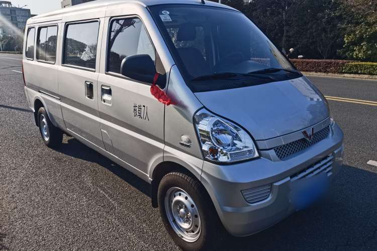 Used Wuling Rongguang 2021 1.5L Extended Standard Version with Air Conditioning – L3C Front Right 45 Deg