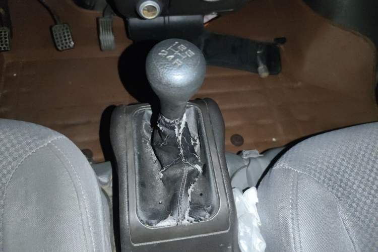 Used Wuling Rongguang 2021 1.5L Extended Basic Enclosed-Window Vehicle 2 Seats L3C Gear Lever