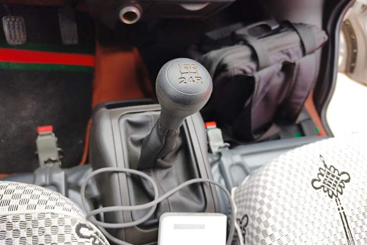 Used Wuling Rongguang 2021 1.5L Extended Basic Window-Sealed 5-Seat L3C Car Gear Lever