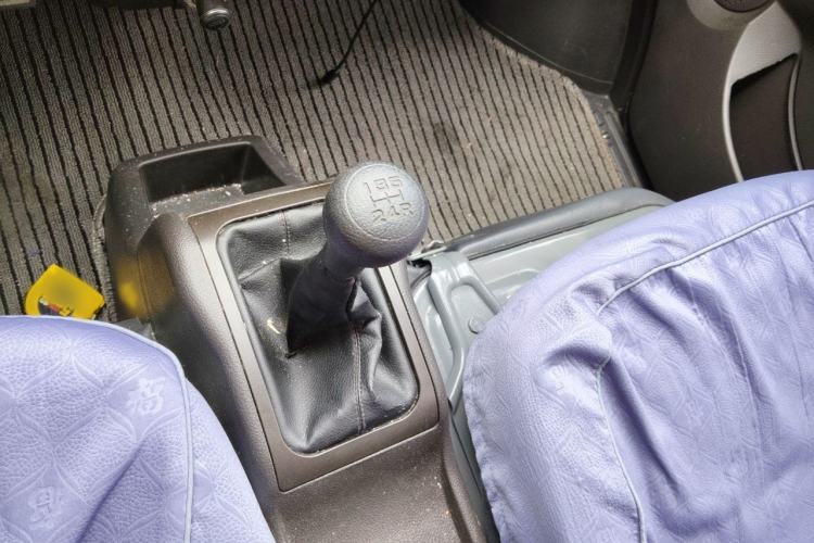 Used Wuling Rongguang 2021 1.5L Extended Basic Model Enclosed-Window Vehicle, 5-seater LAR Gear Lever