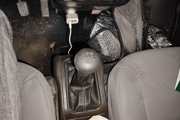 Used Wuling Rongguang 2021 1.5L Extended Basic Enclosed-Window Vehicle 2 Seats L3C Gear Lever