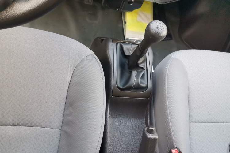 Used Wuling Rongguang 2021 1.5L Extended Basic Enclosed-Window Vehicle 2 Seats L3C Gear Lever