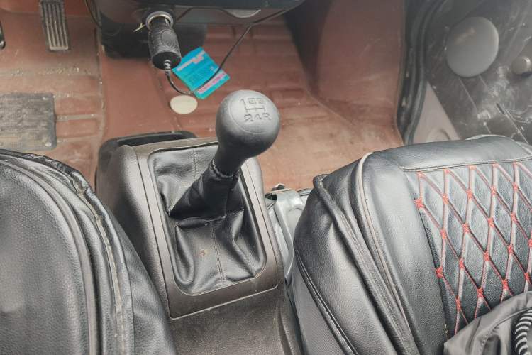 Used Wuling Rongguang 2021 1.5L Extended Basic Version L3C Gear Lever