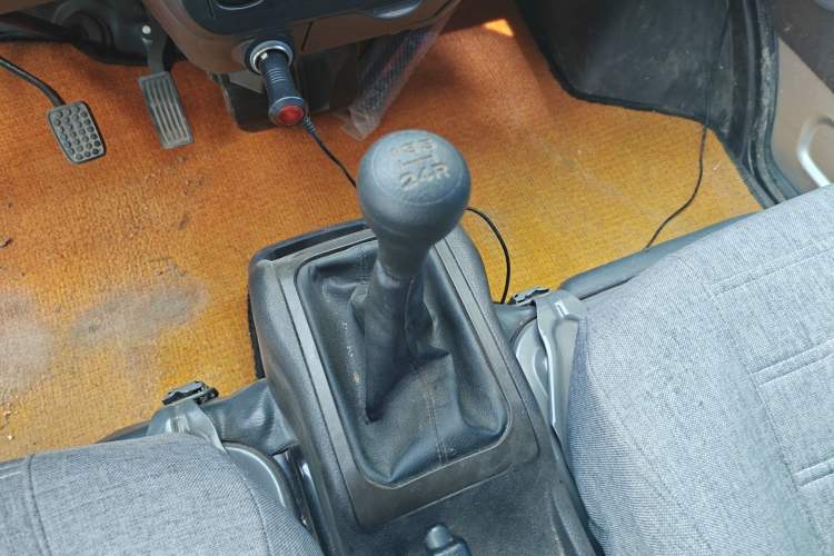 Used Wuling Rongguang 2021 1.5L Extended Basic Enclosed-Window Vehicle 2 Seats L3C Gear Lever