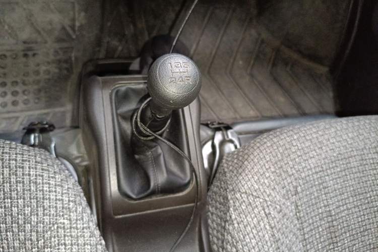 Used Wuling Rongguang 2021 1.5L Extended Standard Model Air-Conditioned Version LAR Gear Lever