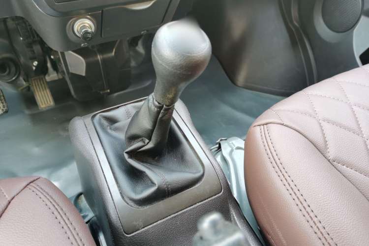 Used Wuling Rongguang 2021 1.5L Extended Standard Version with Air Conditioning – L3C Gear Lever