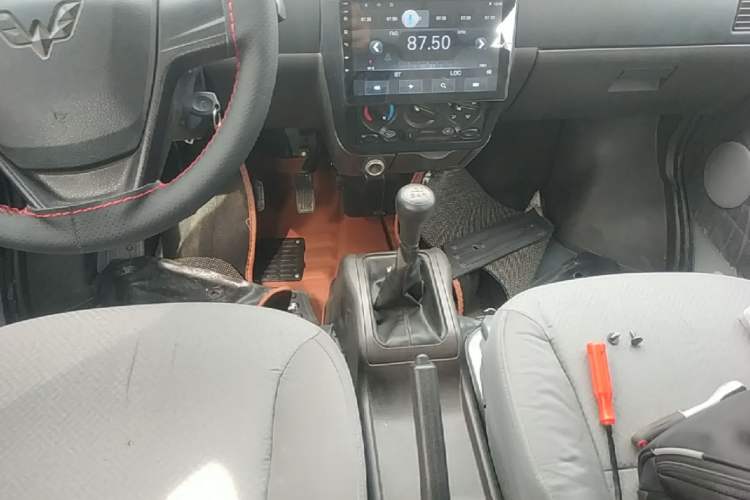 Used Wuling Rongguang 2021 1.5L Extended Basic Version L3C Gear Lever