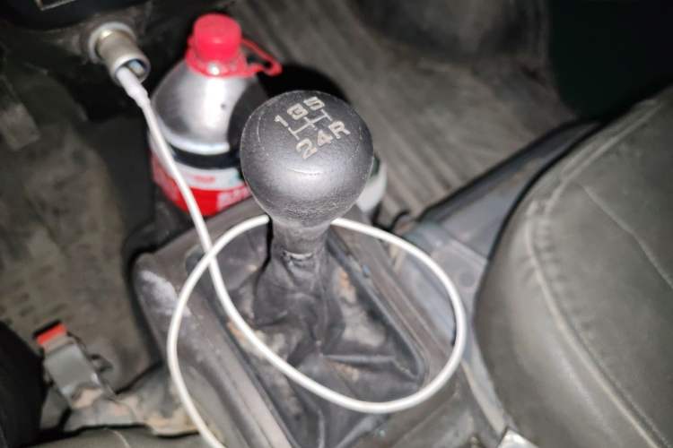 Used Wuling Rongguang 2021 1.5L Extended Standard Version with Air Conditioning – L3C Gear Lever