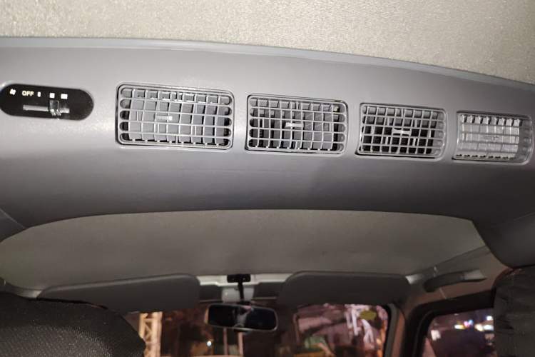 Used Wuling Rongguang 2021 1.5L Extended Standard Version with Air Conditioning – L3C Headliner