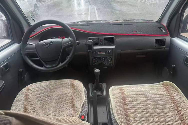 Used Wuling Rongguang 2021 1.5L Extended Basic Enclosed-Window Vehicle 2 Seats L3C Interior 1