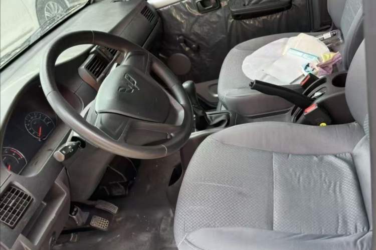 Used Wuling Rongguang 2021 1.5L Extended Basic Enclosed-Window Vehicle 2 Seats L3C Interior 1