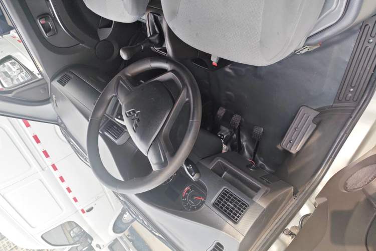Used Wuling Rongguang 2021 1.5L Extended Basic Version L3C Interior 2