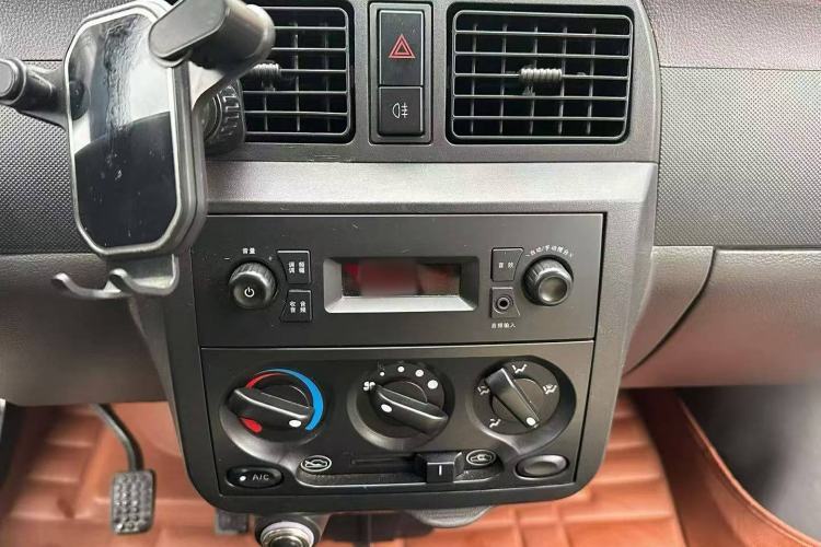 Used Wuling Rongguang 2021 1.5L Extended Basic Enclosed-Window Vehicle 2 Seats L3C Interior 2