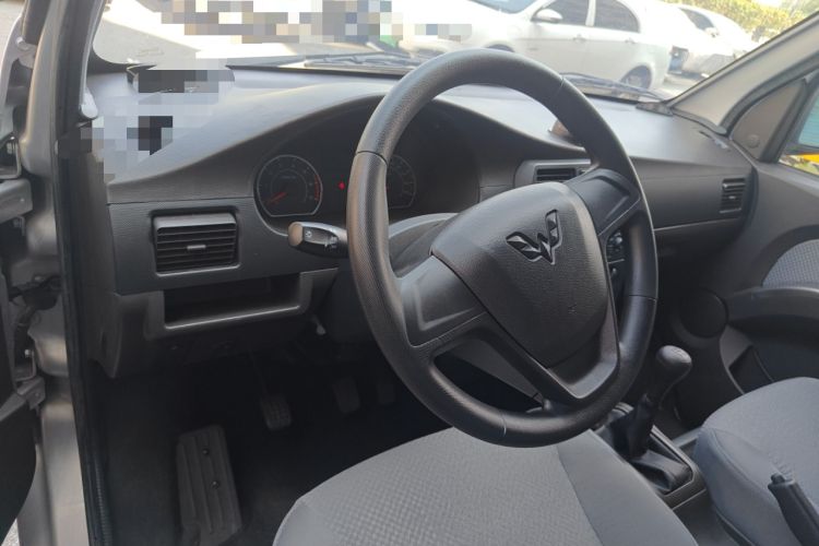 Used Wuling Rongguang 2021 1.5L Extended Standard Version with Air Conditioning – L3C Interior 2