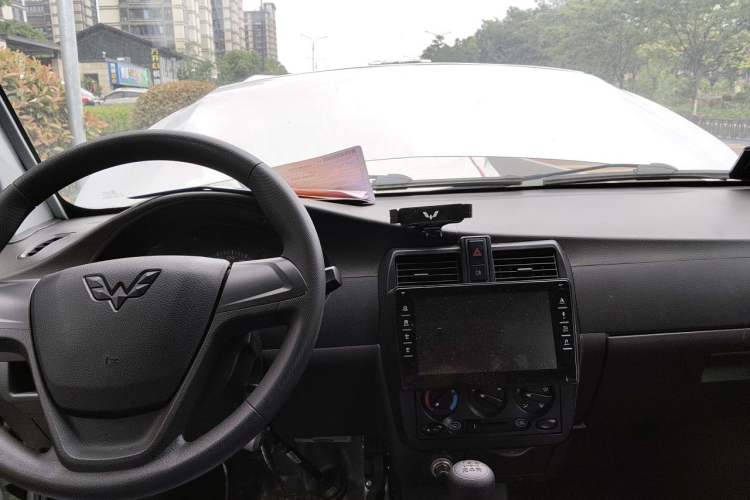 Used Wuling Rongguang 2021 1.5L Extended Basic Model Enclosed-Window Vehicle, 5-seater LAR Interior 2