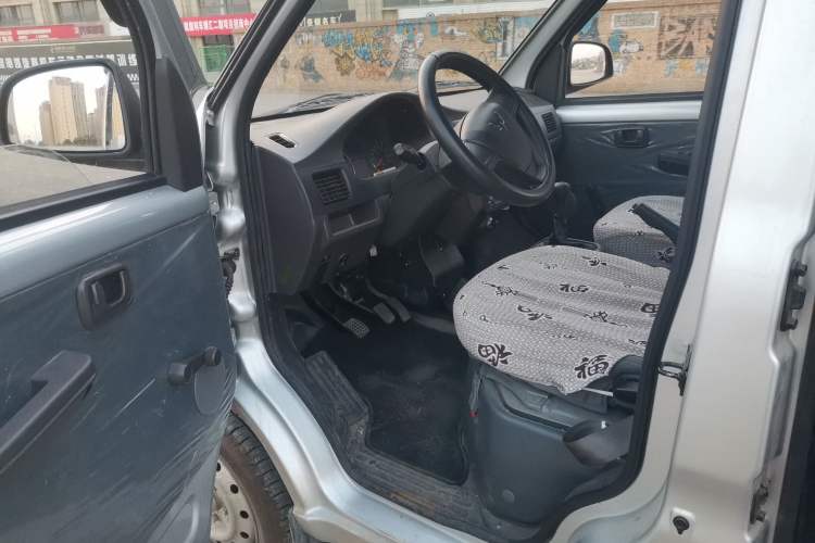 Used Wuling Rongguang 2021 1.5L Extended Basic Version L3C Interior 2