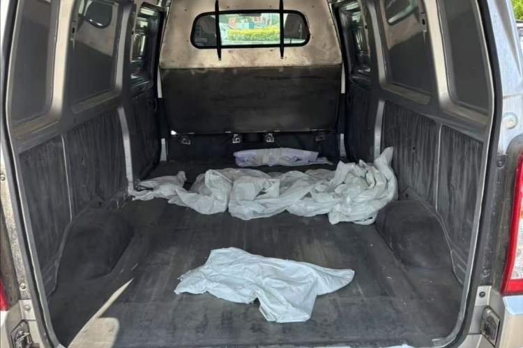 Used Wuling Rongguang 2021 1.5L Extended Basic Enclosed-Window Vehicle 2 Seats L3C Interior 2
