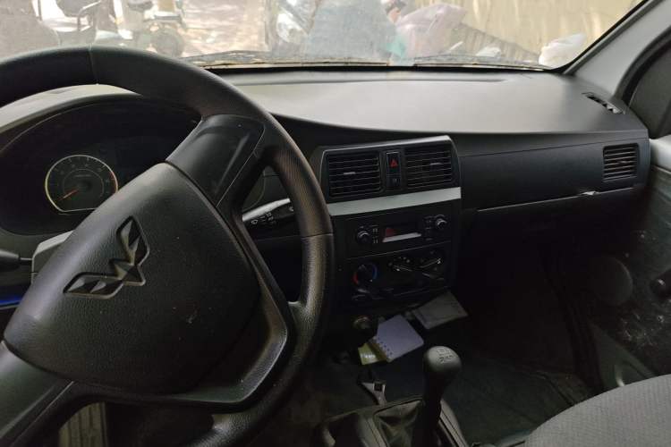 Used Wuling Rongguang 2021 1.5L Extended Basic Enclosed-Window Vehicle 2 Seats L3C Interior 2