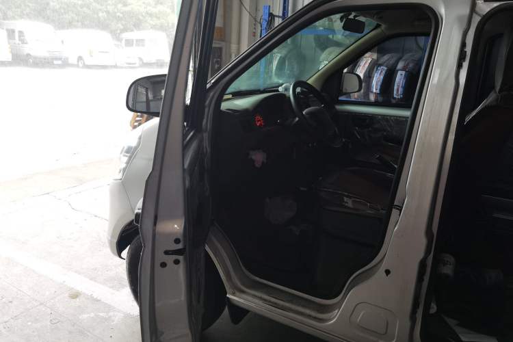 Used Wuling Rongguang 2021 1.2L S Base 7-Seater LSI Interior 3