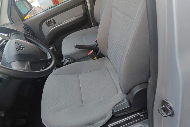 Used Wuling Rongguang 2021 1.5L Extended Standard Version with Air Conditioning – L3C Interior 3
