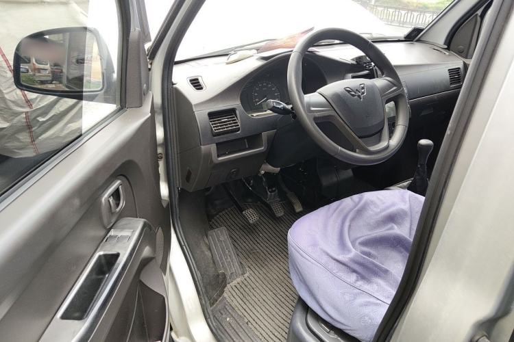 Used Wuling Rongguang 2021 1.5L Extended Basic Model Enclosed-Window Vehicle, 5-seater LAR Interior 3