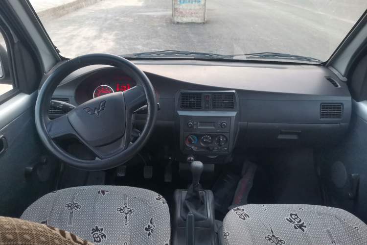 Used Wuling Rongguang 2021 1.5L Extended Basic Version L3C Interior 3