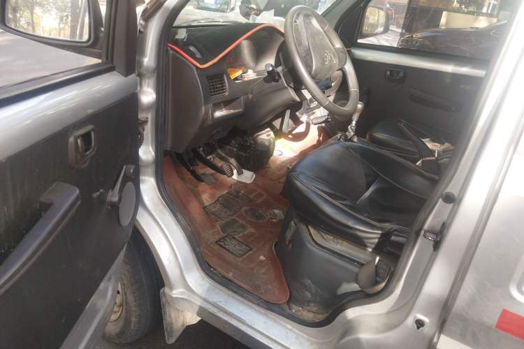 Used Wuling Rongguang 2021 1.5L Extended Basic Enclosed-Window Vehicle 2 Seats L3C Interior 3