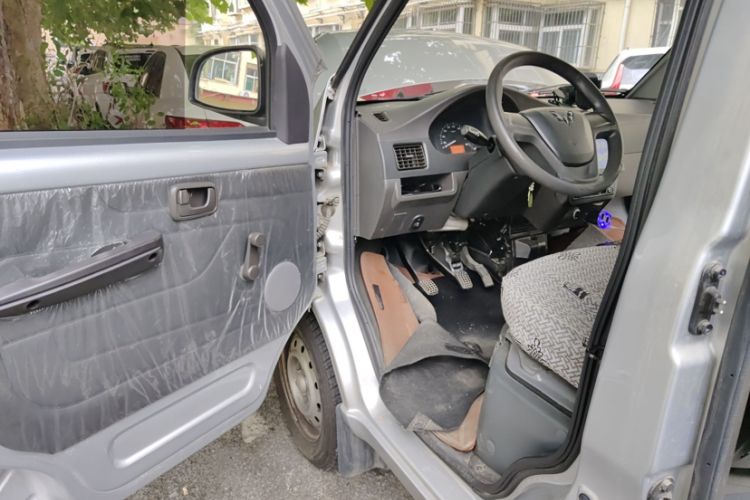 Used Wuling Rongguang 2021 1.5L Extended Basic Enclosed-Window Vehicle 2 Seats L3C Interior 4
