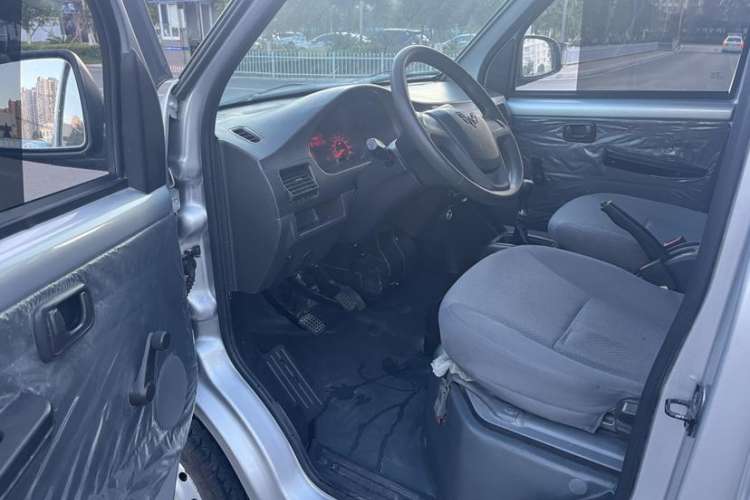 Used Wuling Rongguang 2021 1.5L Extended Basic Version L3C Interior 6