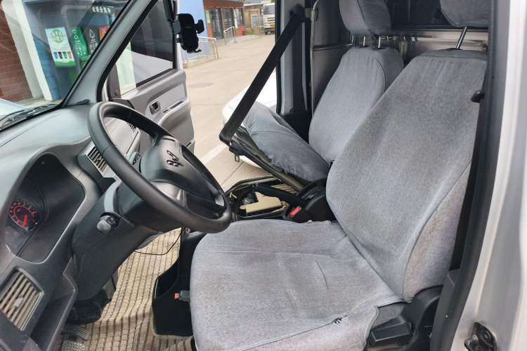 Used Wuling Rongguang 2021 1.5L Extended Standard Model Enclosed-Window Vehicle, Air-Conditioned Version, 2-seater LAR Left Front Seat