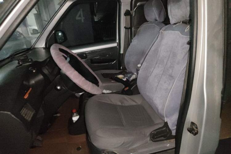 Used Wuling Rongguang 2021 1.5L Extended Basic Enclosed-Window Vehicle 2 Seats L3C Left Front Seat